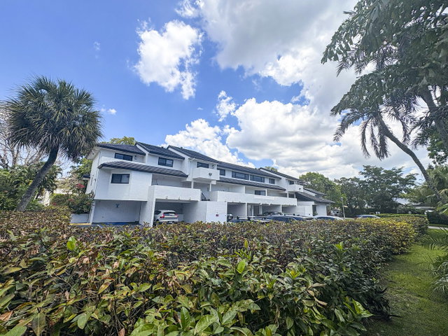 Gables South Condo photo 2